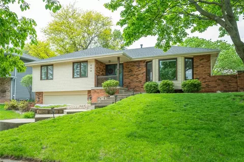 508 51st St, West Des Moines, IA 50265