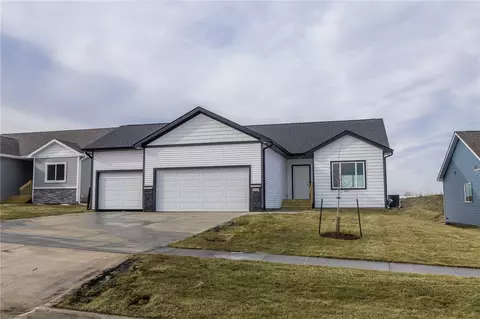 970 11th St, Waukee, IA 50263