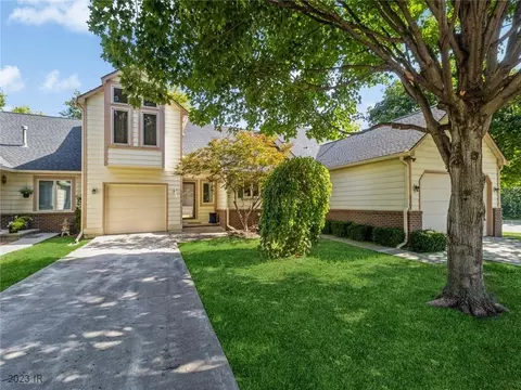 3503 Oak Creek Pl, West Des Moines, IA 50265