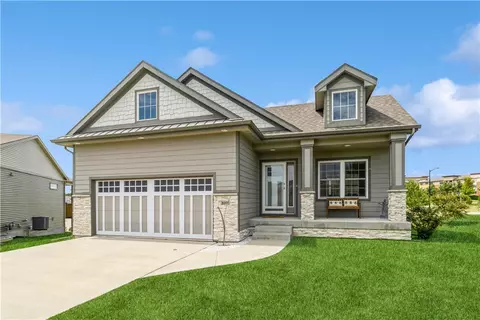 8991 Jamison Dr, West Des Moines, IA 50266