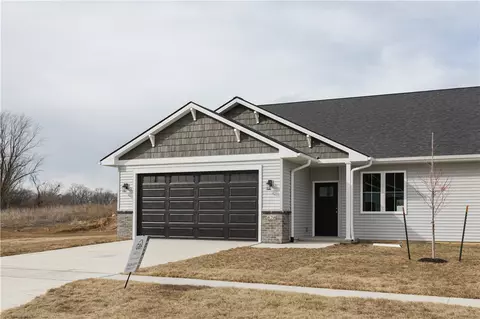 828 Trail Ridge Rd, Indianola, IA 50125
