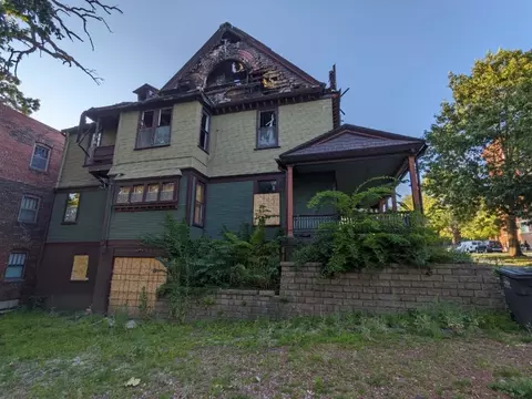 696 18th St, Des Moines, IA 50314