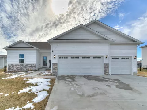 2719 NW 44th St, Ankeny, IA 50023