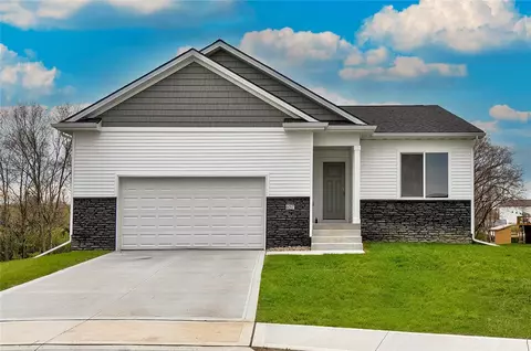 657 Pine Ave, Norwalk, IA 50211