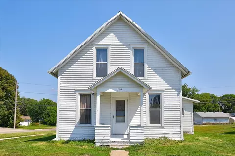 701 E Main St, Knoxville, IA 50138