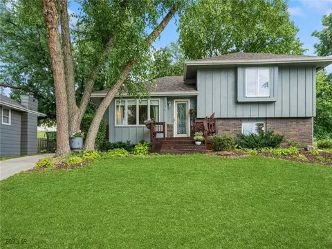 4814 Wakonda Dr, Norwalk, IA 50211
