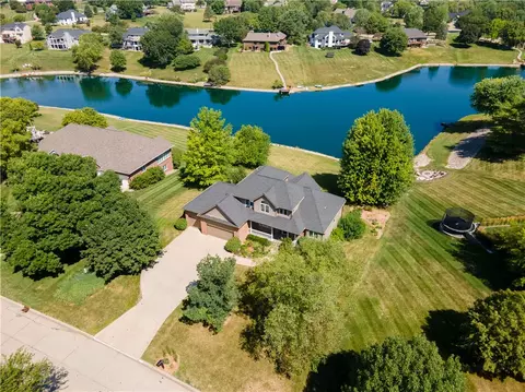 755 SE Southbranch Dr, Waukee, IA 50263