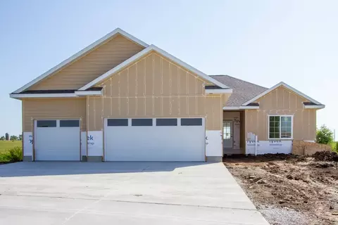 405 S Haley Ln, Prairie City, IA 50228
