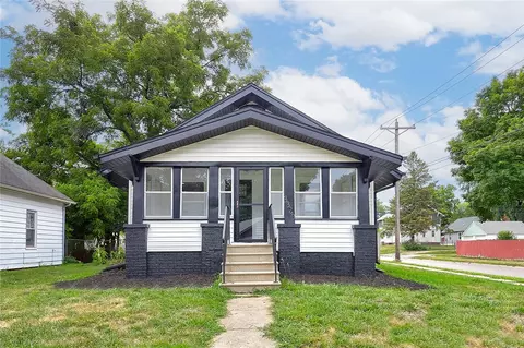 3320 Oxford St, Des Moines, IA 50313