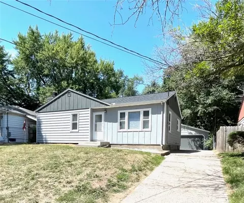 3820 N Union St, Des Moines, IA 50316