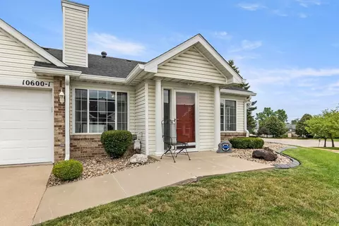 10600 Meredith Dr #1, Urbandale, IA 50322