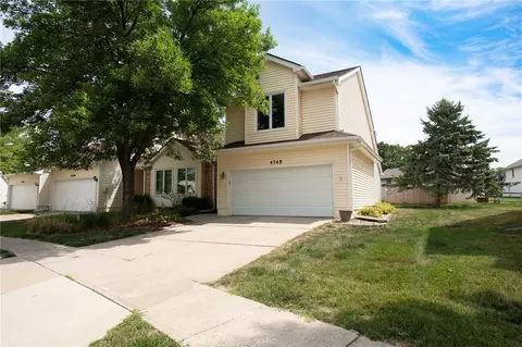 4745 85th St, Urbandale, IA 50322