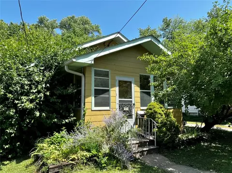 3313 Center St, Des Moines, IA 50312