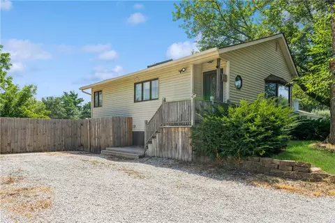111 E Olinda Ave, Des Moines, IA 50315