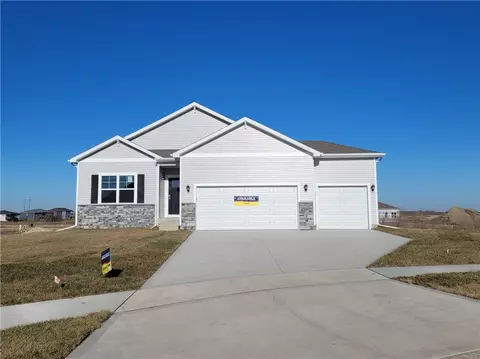 14411 Ironwood Ct, Urbandale, IA 50323