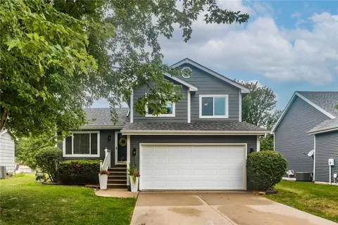 1119 S 50th Pl, West Des Moines, IA 50265