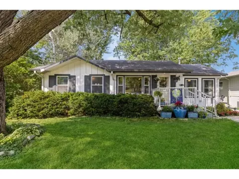 8998 Golden Valley Dr, Norwalk, IA 50211