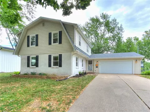 607 34th Pl, West Des Moines, IA 50265