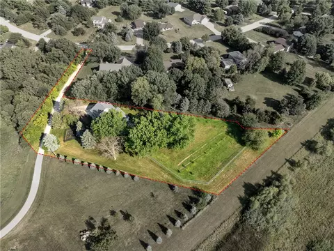 10211 NW 80th Ln, Johnston, IA 50131