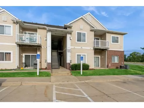2323 E Porter Ave #3, Des Moines, IA 50320