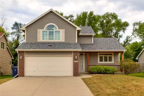 7000 Northview Dr, Urbandale, IA 50322