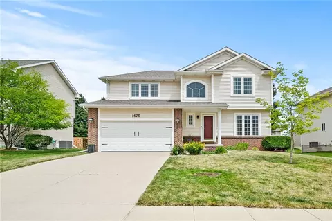 1675 SE Olson Dr, Waukee, IA 50263