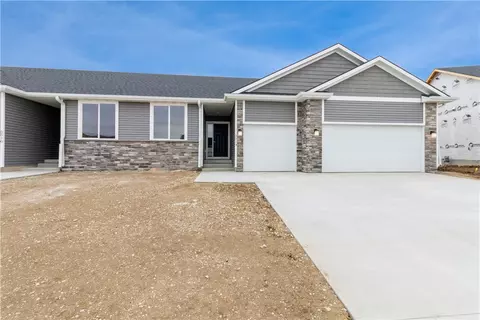 5514 NE Creek Ridge Dr, Ankeny, IA 50021