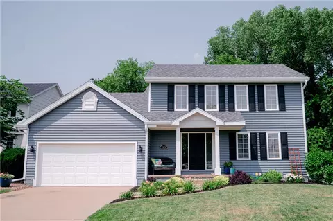 6879 Meadow Ct, West Des Moines, IA 50266
