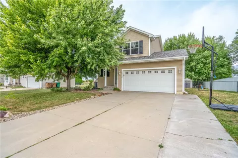10013 Catalina Dr, Johnston, IA 50131