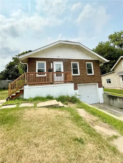 4024 10th St, Des Moines, IA 50313
