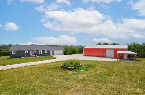 20014 352nd Pl, Earlham, IA 50072