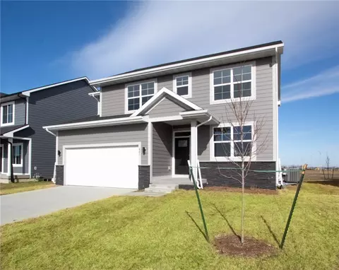 465 NW Compass Ave, Waukee, IA 50263
