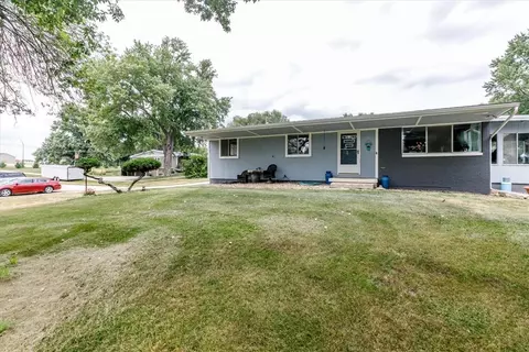 6850 NW 100th St, Johnston, IA 50131