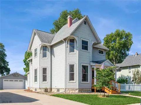 603 E Salem Ave, Indianola, IA 50125