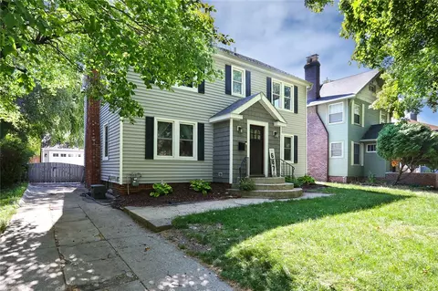 687 Polk Blvd, Des Moines, IA 50312