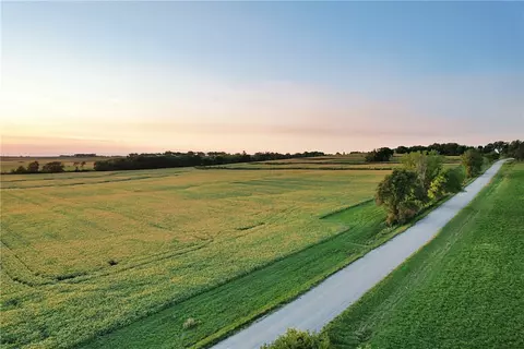 001 158th Ave, Carlisle, IA 50047