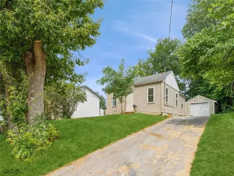 4015 57th St, Des Moines, IA 50310