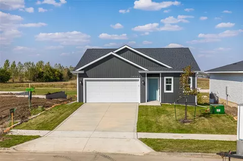 16663 Mill Pond Dr, Urbandale, IA 50323