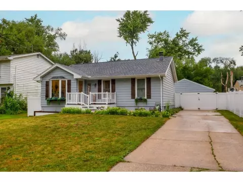 438 E Rose Ave, Des Moines, IA 50315