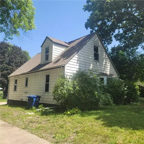 106 E Bell Ave, Des Moines, IA 50315