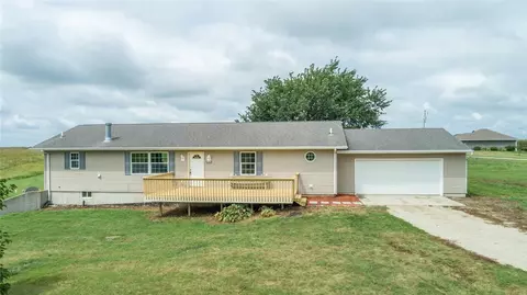 10436 70th Ave, Indianola, IA 50125