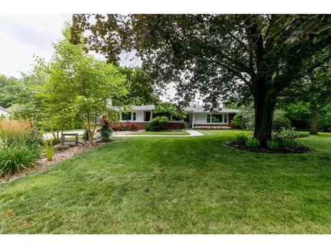 711 E South St, Knoxville, IA 50138