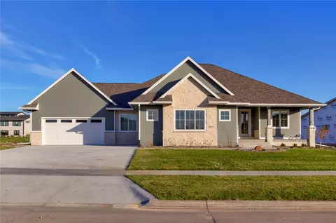6013 NE Terrace Ridge Dr, Ankeny, IA 50021