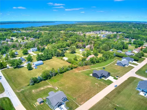8220 NW 28th St, Ankeny, IA 50023