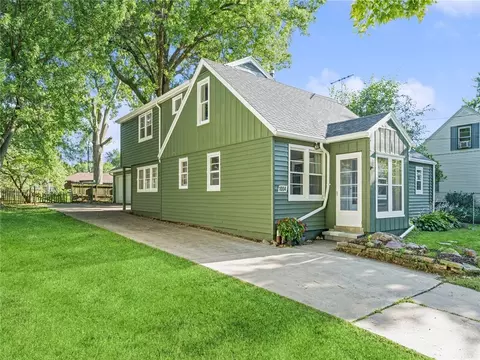 1004 Payton Ave, Des Moines, IA 50315