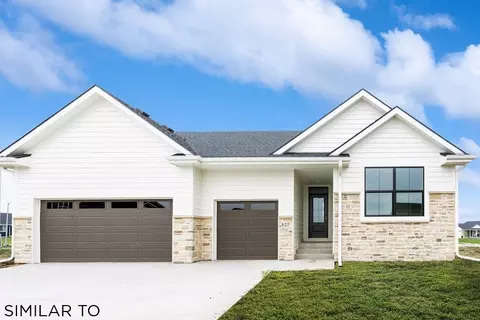 6014 Gladbury Ct, Pleasant Hill, IA 50327