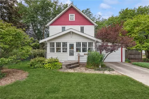 1016 9th St, Nevada, IA 50201