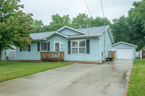 208 E Sheridan Ave, Des Moines, IA 50313