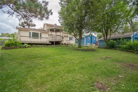 2608 68th St, Urbandale, IA 50322