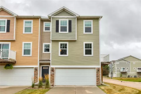 916 NE 49th Ln, Ankeny, IA 50021